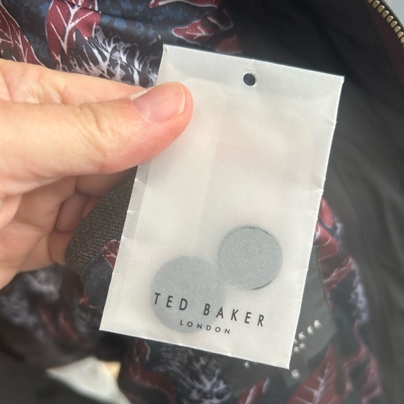 Ted Baker Grey Jaycie Padded Jacket, size Ted 6 (XXL) - Picture 8 of 9